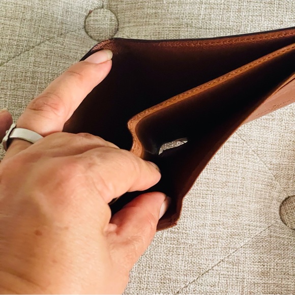Louis Vuitton mens brown Wallet - Picture 5 of 10